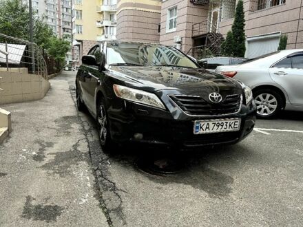 Черный Тойота Камри, объемом двигателя 2.4 л и пробегом 281 тыс. км за 8500 $, фото 1 на Automoto.ua