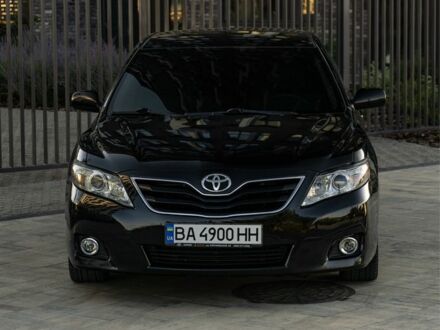 Черный Тойота Камри, объемом двигателя 2.5 л и пробегом 184 тыс. км за 10798 $, фото 1 на Automoto.ua