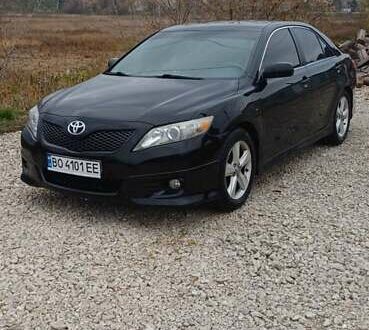Черный Тойота Камри, объемом двигателя 2.5 л и пробегом 260 тыс. км за 10200 $, фото 1 на Automoto.ua