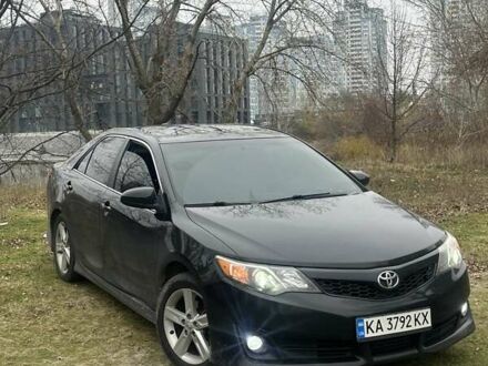 Черный Тойота Камри, объемом двигателя 2.5 л и пробегом 184 тыс. км за 11111 $, фото 1 на Automoto.ua