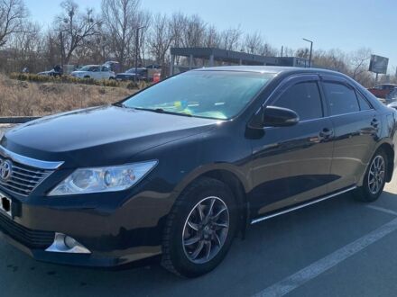 Черный Тойота Камри, объемом двигателя 2.5 л и пробегом 355 тыс. км за 12500 $, фото 1 на Automoto.ua