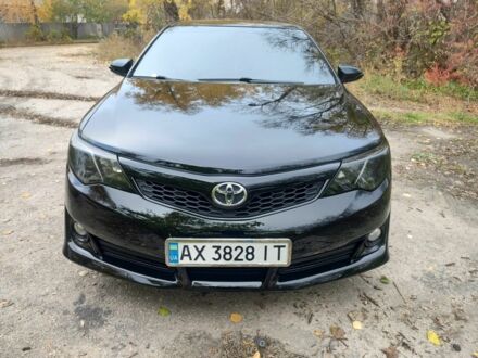 Черный Тойота Камри, объемом двигателя 0 л и пробегом 182 тыс. км за 12400 $, фото 1 на Automoto.ua
