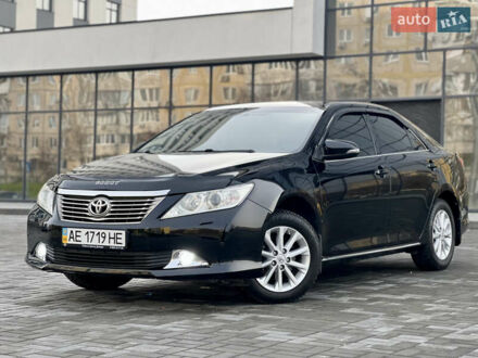 Черный Тойота Камри, объемом двигателя 2.49 л и пробегом 175 тыс. км за 12800 $, фото 1 на Automoto.ua