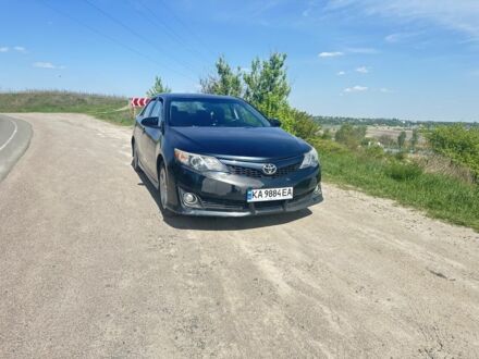 Чорний Тойота Камрі, об'ємом двигуна 2.5 л та пробігом 144 тис. км за 9800 $, фото 1 на Automoto.ua