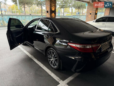 Черный Тойота Камри, объемом двигателя 2.49 л и пробегом 186 тыс. км за 17000 $, фото 1 на Automoto.ua