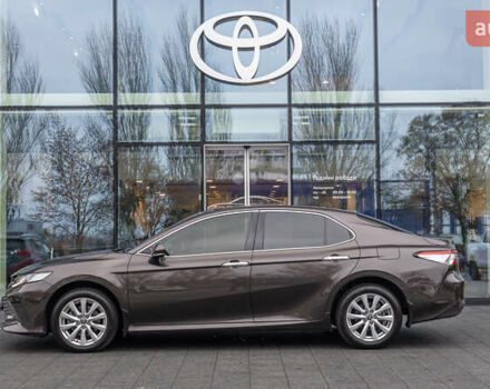 Коричневый Тойота Камри, объемом двигателя 2.49 л и пробегом 143 тыс. км за 21906 $, фото 2 на Automoto.ua