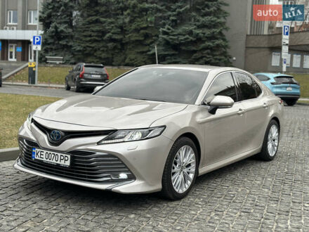Тойота Камри 2020 в Днепре (Днепропетровске) на Automoto.ua Коричневый Тойота Камри, объемом двигателя 2.49 л и пробегом 90 тыс. км за 29900 $, фото 1 на Automoto.ua