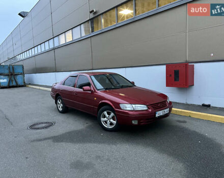 Червоний Тойота Камрі, об'ємом двигуна 0 л та пробігом 300 тис. км за 2888 $, фото 1 на Automoto.ua