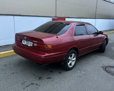 Червоний Тойота Камрі, об'ємом двигуна 0 л та пробігом 300 тис. км за 2888 $, фото 6 на Automoto.ua