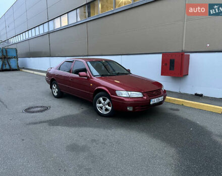 Червоний Тойота Камрі, об'ємом двигуна 0 л та пробігом 300 тис. км за 2888 $, фото 8 на Automoto.ua