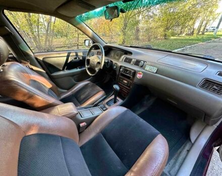 Красный Тойота Камри, объемом двигателя 3 л и пробегом 340 тыс. км за 2950 $, фото 9 на Automoto.ua