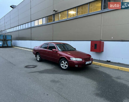 Червоний Тойота Камрі, об'ємом двигуна 0 л та пробігом 300 тис. км за 2888 $, фото 3 на Automoto.ua