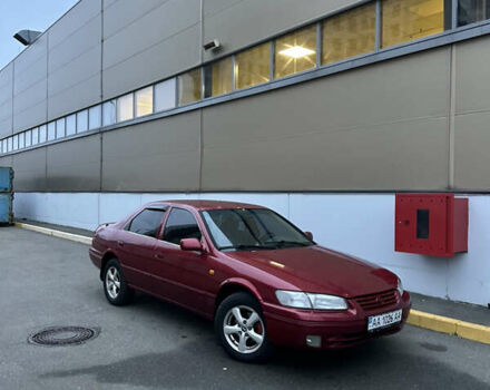 Червоний Тойота Камрі, об'ємом двигуна 0 л та пробігом 300 тис. км за 2888 $, фото 9 на Automoto.ua