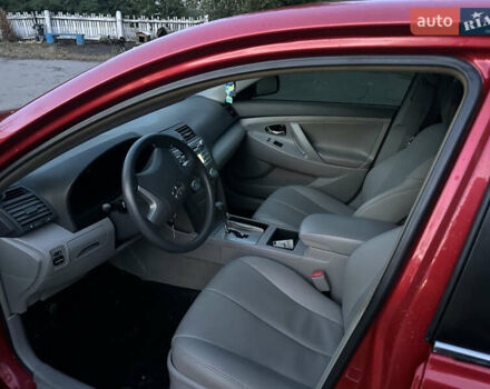 Красный Тойота Камри, объемом двигателя 2.36 л и пробегом 212 тыс. км за 7300 $, фото 14 на Automoto.ua