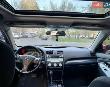 Красный Тойота Камри, объемом двигателя 2.36 л и пробегом 330 тыс. км за 7150 $, фото 9 на Automoto.ua