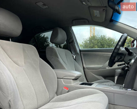 Красный Тойота Камри, объемом двигателя 2.36 л и пробегом 211 тыс. км за 8850 $, фото 14 на Automoto.ua