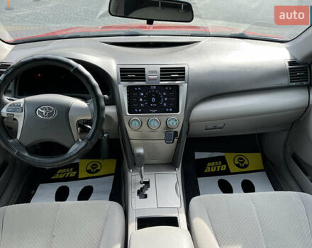 Красный Тойота Камри, объемом двигателя 2.36 л и пробегом 211 тыс. км за 8850 $, фото 9 на Automoto.ua