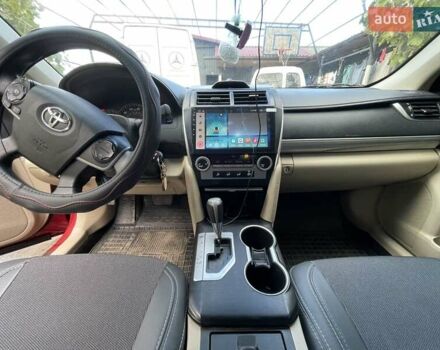 Красный Тойота Камри, объемом двигателя 2.5 л и пробегом 198 тыс. км за 10000 $, фото 2 на Automoto.ua