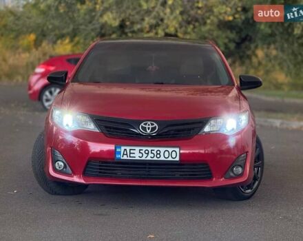 Тойота Камри 2013 в Кривом Роге на Automoto.ua Красный Тойота Камри, объемом двигателя 2.5 л и пробегом 177 тыс. км за 10700 $, фото 2 на Automoto.ua