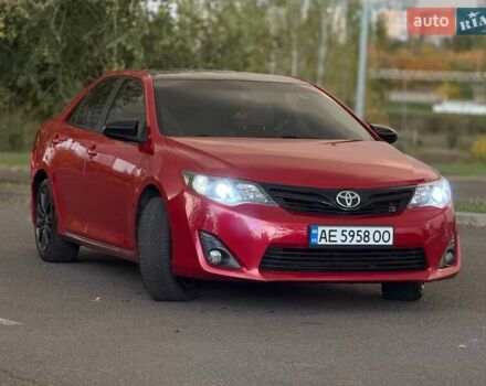 Тойота Камри 2013 в Кривом Роге на Automoto.ua Красный Тойота Камри, объемом двигателя 2.5 л и пробегом 177 тыс. км за 10700 $, фото 3 на Automoto.ua
