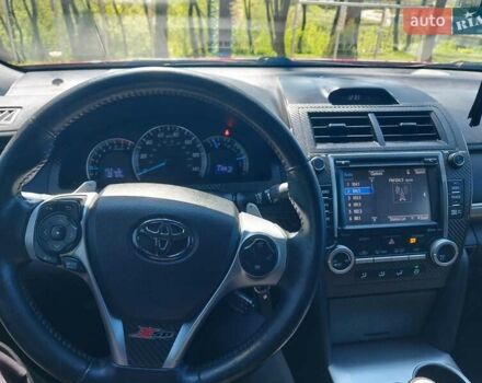 Красный Тойота Камри, объемом двигателя 2.5 л и пробегом 180 тыс. км за 12000 $, фото 9 на Automoto.ua