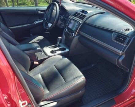 Красный Тойота Камри, объемом двигателя 2.5 л и пробегом 180 тыс. км за 12000 $, фото 12 на Automoto.ua