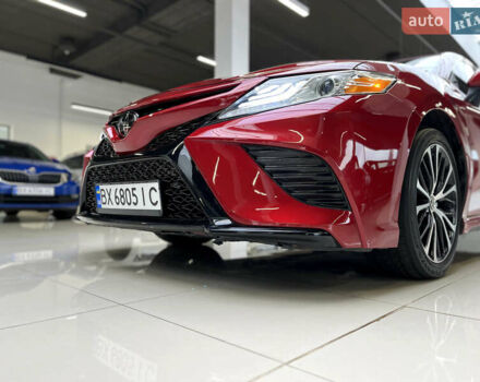 Тойота Камри 2020 в Хмельницком на Automoto.ua Красный Тойота Камри, объемом двигателя 2.49 л и пробегом 142 тыс. км за 20400 $, фото 1 на Automoto.ua