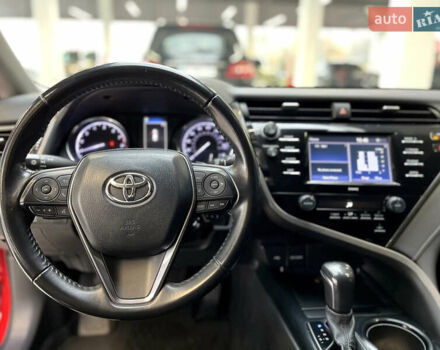 Тойота Камри 2020 в Хмельницком на Automoto.ua Красный Тойота Камри, объемом двигателя 2.49 л и пробегом 142 тыс. км за 20400 $, фото 13 на Automoto.ua