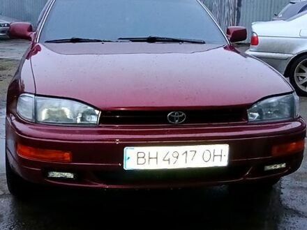 Красный Тойота Камри, объемом двигателя 2.2 л и пробегом 300 тыс. км за 3500 $, фото 1 на Automoto.ua