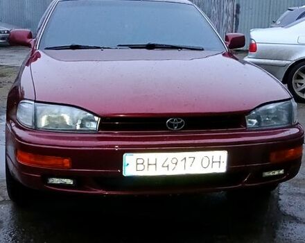 Червоний Тойота Камрі, об'ємом двигуна 2.2 л та пробігом 300 тис. км за 3500 $, фото 1 на Automoto.ua