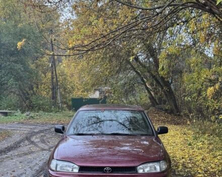 Красный Тойота Камри, объемом двигателя 2.2 л и пробегом 236 тыс. км за 3100 $, фото 1 на Automoto.ua