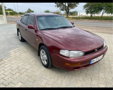 Красный Тойота Камри, объемом двигателя 2.2 л и пробегом 300 тыс. км за 2400 $, фото 1 на Automoto.ua