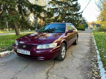 Красный Тойота Камри, объемом двигателя 3 л и пробегом 340 тыс. км за 2950 $, фото 1 на Automoto.ua