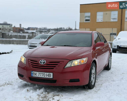 Красный Тойота Камри, объемом двигателя 2.36 л и пробегом 301 тыс. км за 6000 $, фото 1 на Automoto.ua