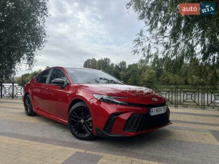 Тойота Камри 2024 в Киеве на Automoto.ua Красный Тойота Камри, объемом двигателя 2.49 л и пробегом 5 тыс. км за 41000 $, фото 1 на Automoto.ua