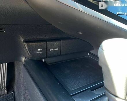 Тойота Камри, объемом двигателя 2.5 л и пробегом 34 тыс. км за 30500 $, фото 16 на Automoto.ua