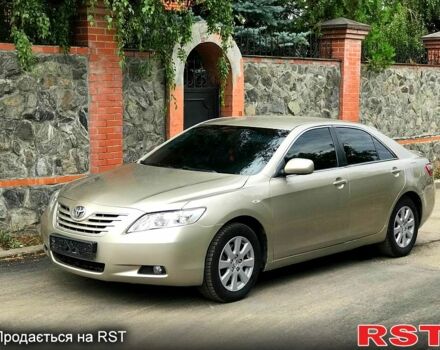 Тойота Камри, объемом двигателя 2.4 л и пробегом 300 тыс. км за 7500 $, фото 1 на Automoto.ua