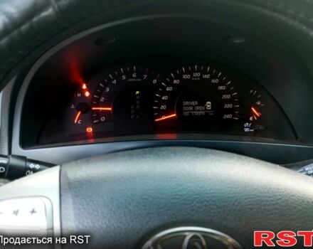 Тойота Камри, объемом двигателя 2.4 л и пробегом 175 тыс. км за 12000 $, фото 6 на Automoto.ua