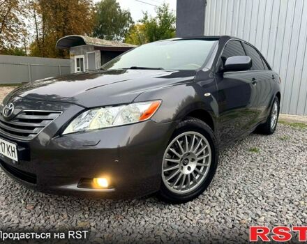 Тойота Камрі, об'ємом двигуна 3.5 л та пробігом 300 тис. км за 9800 $, фото 1 на Automoto.ua