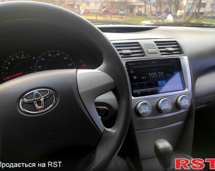 Тойота Камри, объемом двигателя 2.5 л и пробегом 180 тыс. км за 11000 $, фото 2 на Automoto.ua