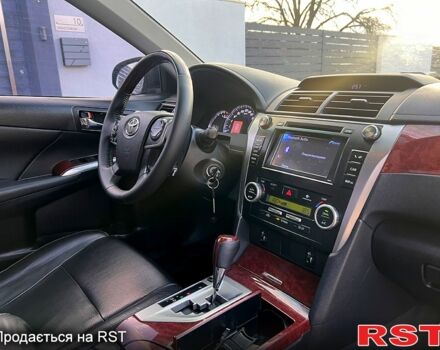 Тойота Камри, объемом двигателя 2.5 л и пробегом 230 тыс. км за 11500 $, фото 10 на Automoto.ua