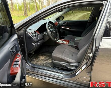 Тойота Камри, объемом двигателя 2.5 л и пробегом 173 тыс. км за 13000 $, фото 5 на Automoto.ua