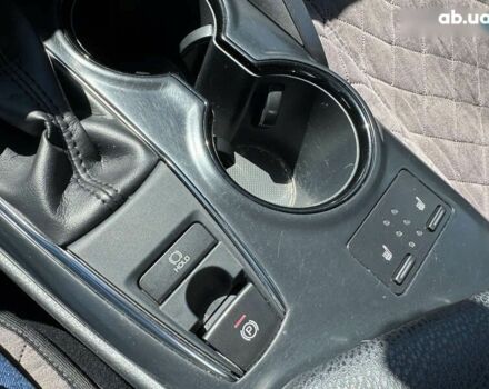 Тойота Камри, объемом двигателя 2.5 л и пробегом 171 тыс. км за 22990 $, фото 18 на Automoto.ua