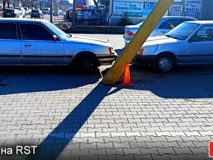 Тойота Камрі, об'ємом двигуна 1.8 л та пробігом 300 тис. км за 1000 $, фото 1 на Automoto.ua