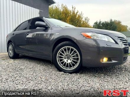 Тойота Камрі, об'ємом двигуна 3.5 л та пробігом 300 тис. км за 9800 $, фото 1 на Automoto.ua