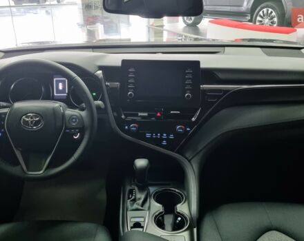 купити нове авто Тойота Камрі 2022 року від офіційного дилера Тойота на Столичному Тойота фото