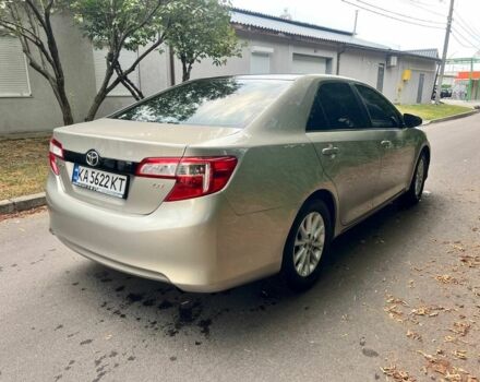 Желтый Тойота Камри, объемом двигателя 2.5 л и пробегом 305 тыс. км за 10000 $, фото 5 на Automoto.ua