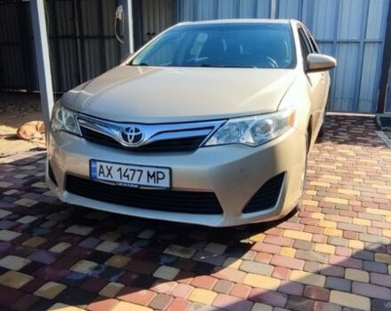 Жовтий Тойота Камрі, об'ємом двигуна 2.5 л та пробігом 250 тис. км за 9000 $, фото 1 на Automoto.ua