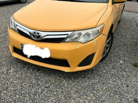 Жовтий Тойота Камрі, об'ємом двигуна 2.5 л та пробігом 456 тис. км за 6876 $, фото 1 на Automoto.ua