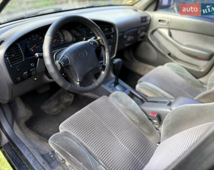 Сірий Тойота Камрі, об'ємом двигуна 2.2 л та пробігом 392 тис. км за 3950 $, фото 8 на Automoto.ua